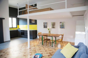 Atelier Central 7 / stylish, bright, quiet